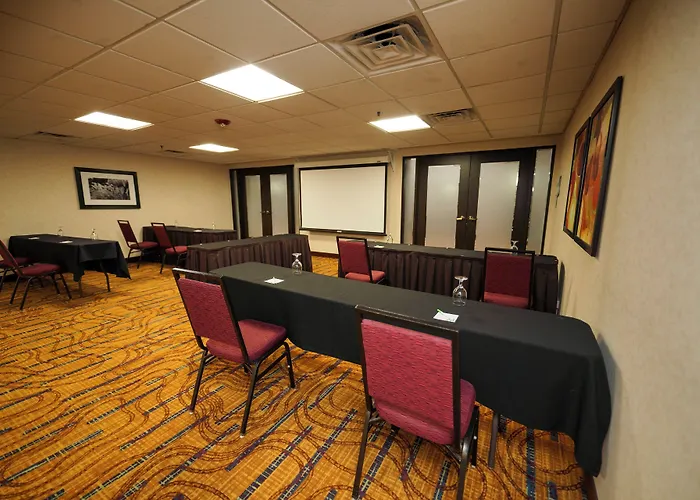 & Chicago-carol Stream Wheaton By Ihg 3* Carol Stream